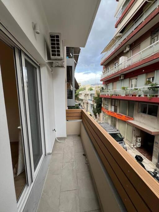 Cozy New Apartment Nearby Metro أثينا المظهر الخارجي الصورة