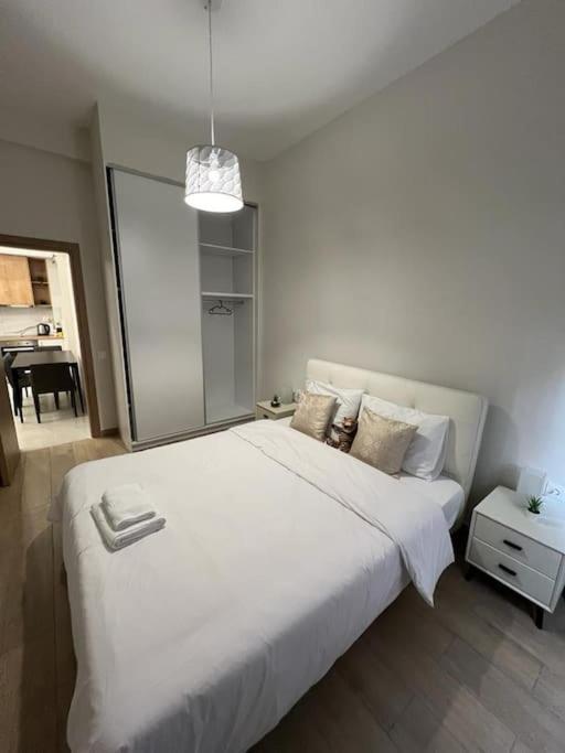 Cozy New Apartment Nearby Metro أثينا المظهر الخارجي الصورة